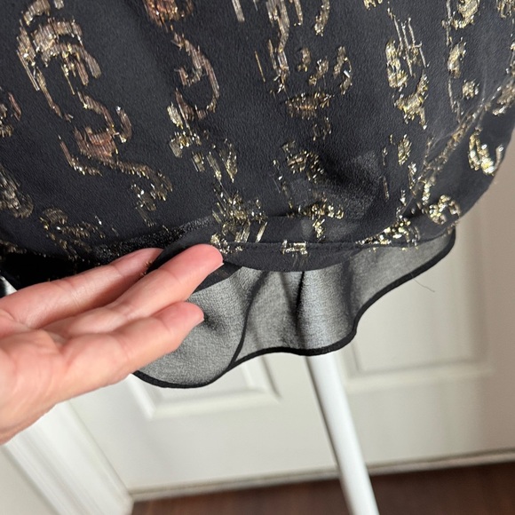 Lilly Pulitzer Black and Gold Patterned Blouse - Picture 9 of 16